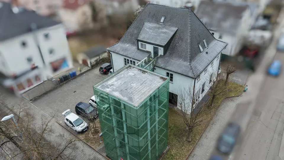 Hohes Bebauungspotential! Grundstück mit Altbestand an frequentierter Straße in Ingolstadt-Süd!
