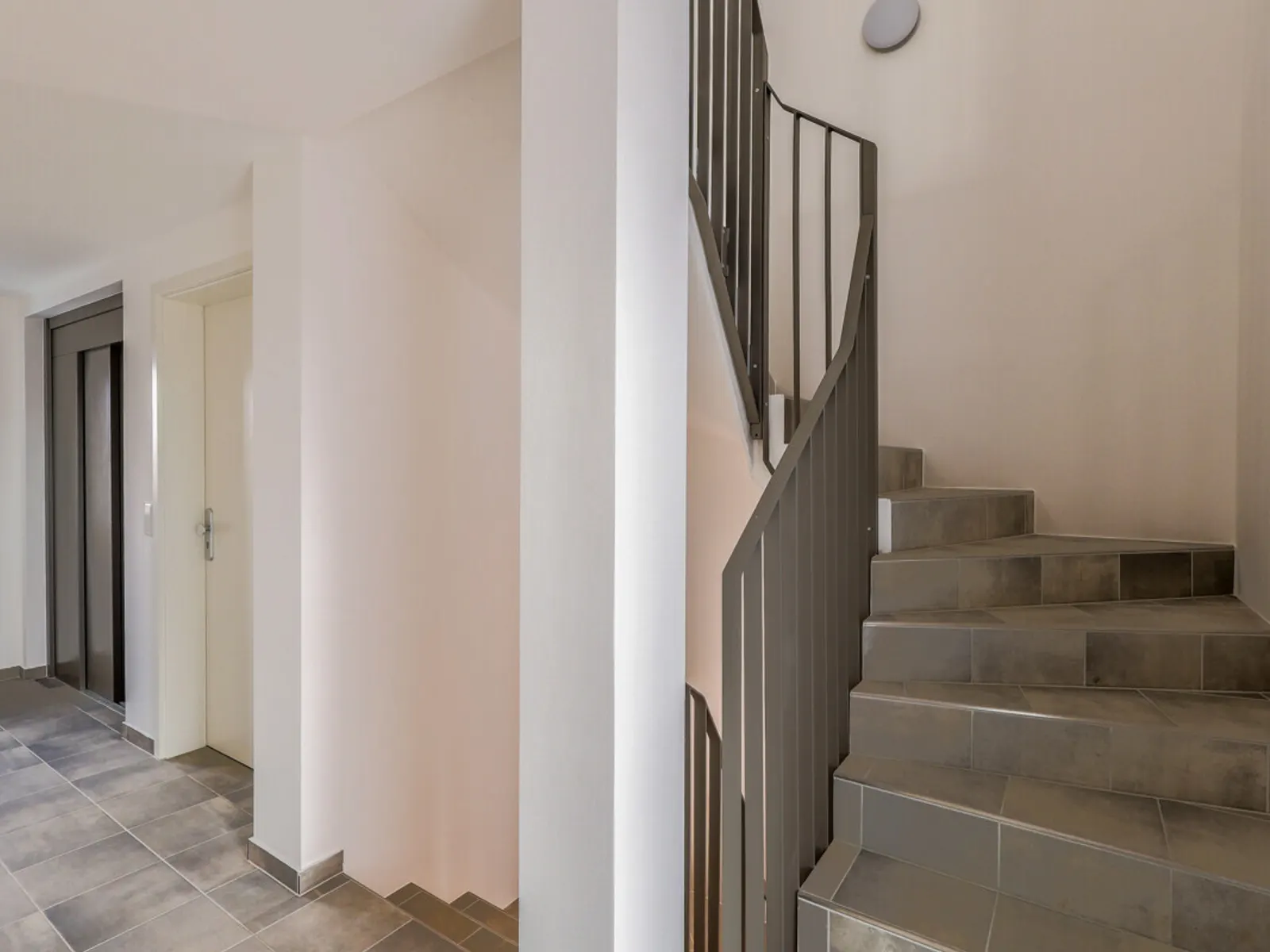 Hochwertige Neubauwohnung mit Terrasse und Garten in ruhiger Lage von Gaimersheim! - Bild 13