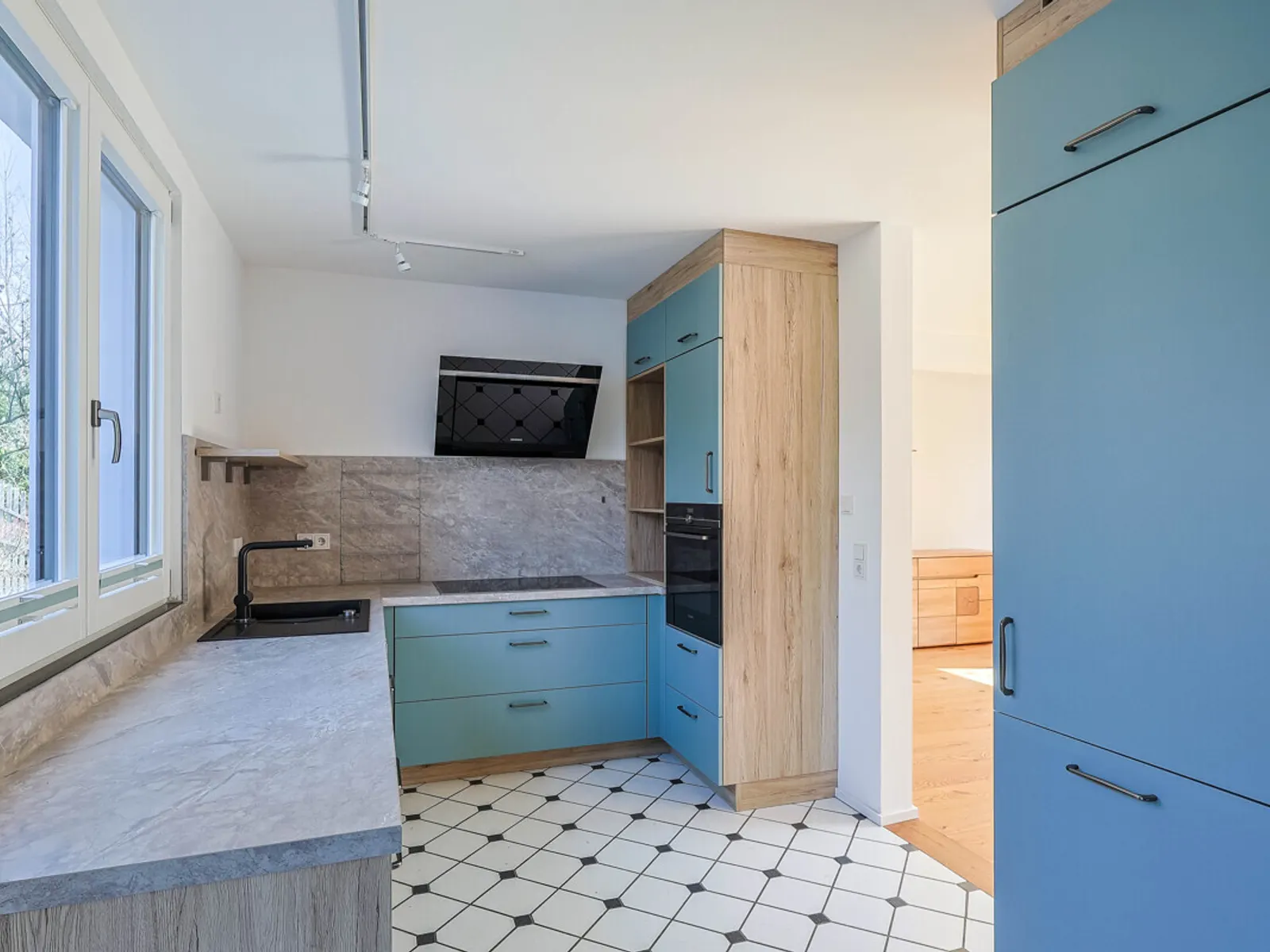 Modernes Einfamilienhaus mit integrierter Büroetage - Bild 9