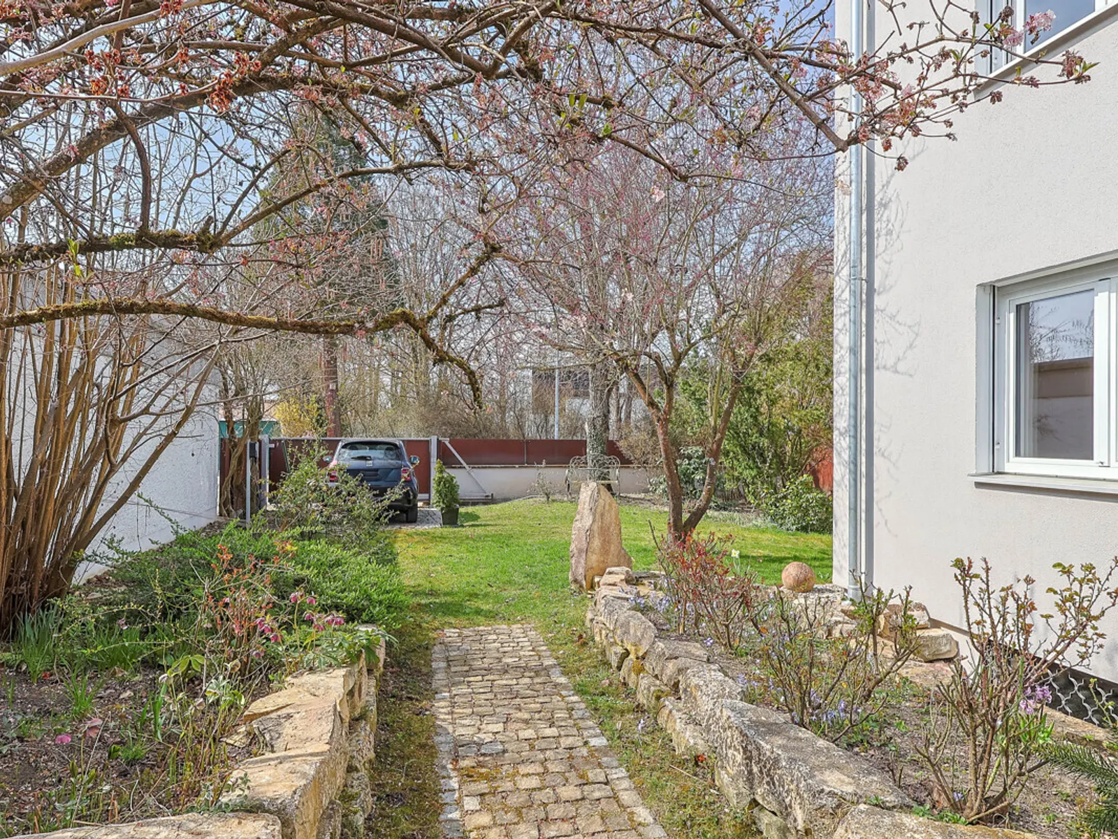 Modernes Einfamilienhaus mit integrierter Büroetage - Bild 14