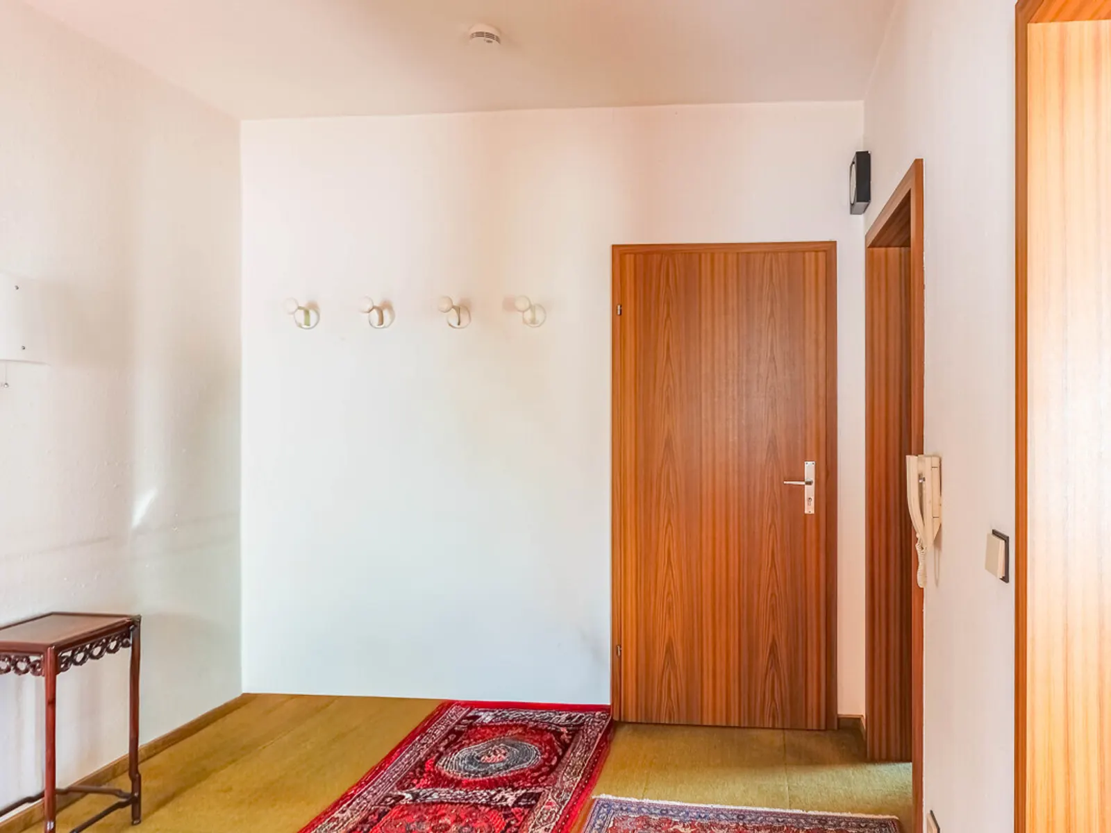 Dreifamilienhaus mit Hinterliegergrundstück in Ingolstadt-Süd - Bild 8