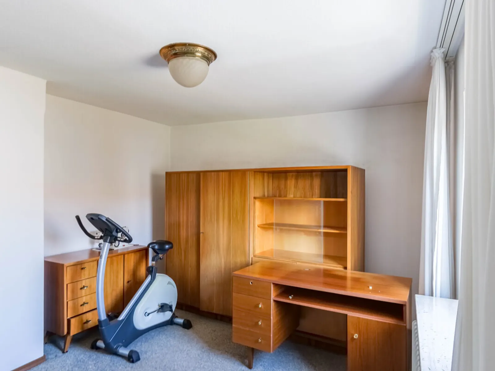 Dreifamilienhaus mit Hinterliegergrundstück in Ingolstadt-Süd - Bild 9