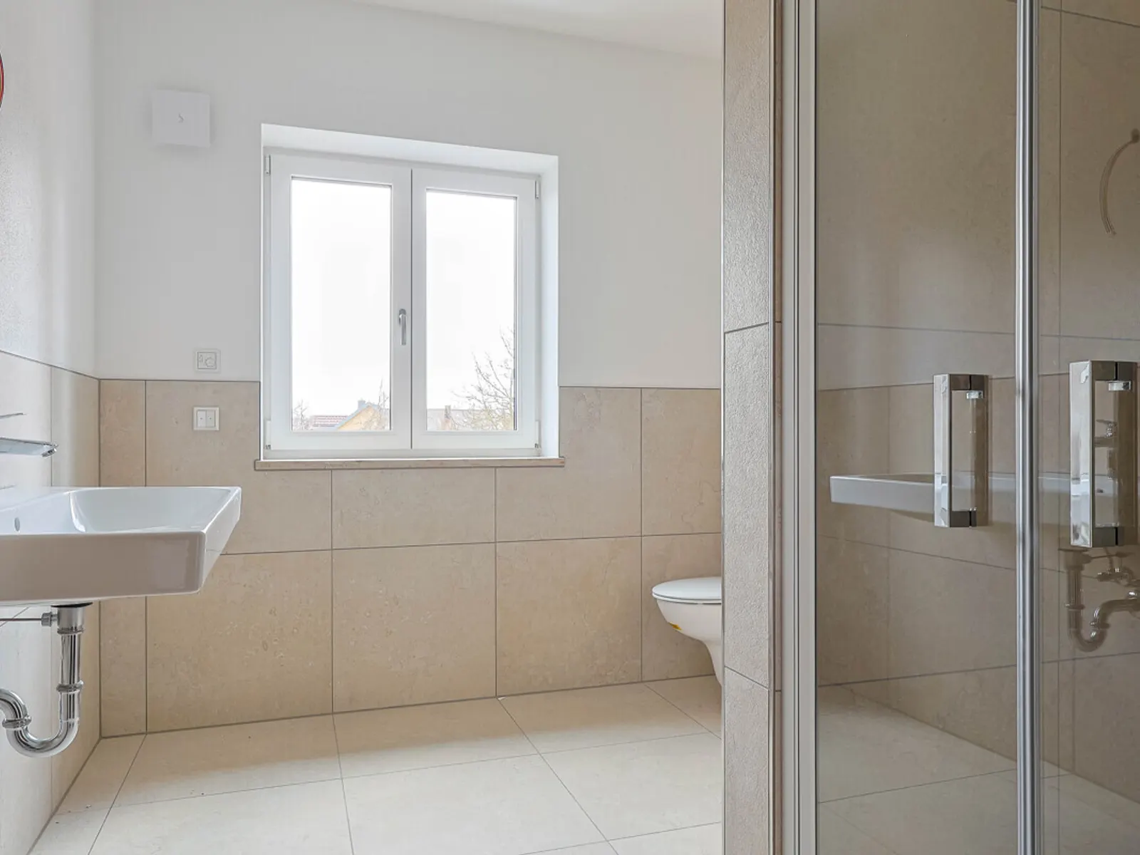 Stilvoller Neubau-Erstbezug mit 3 Zimmern und Balkon - Bild 8