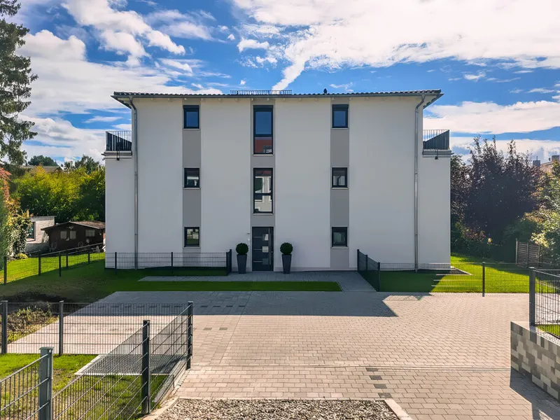 Sofort bezugsfreier Neubau: 3-Zimmer-Wohnung mit Balkon