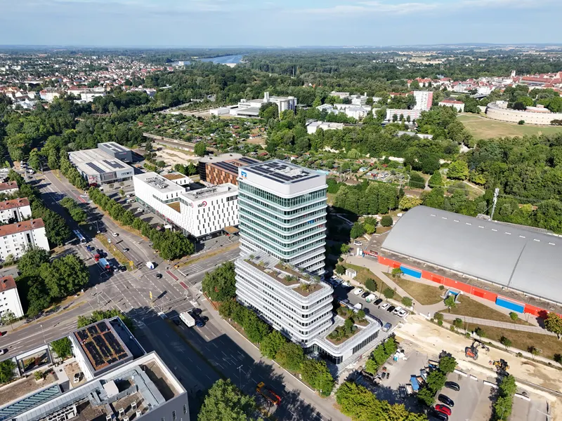 Hoch hinaus - Büroflächen im Donau Tower