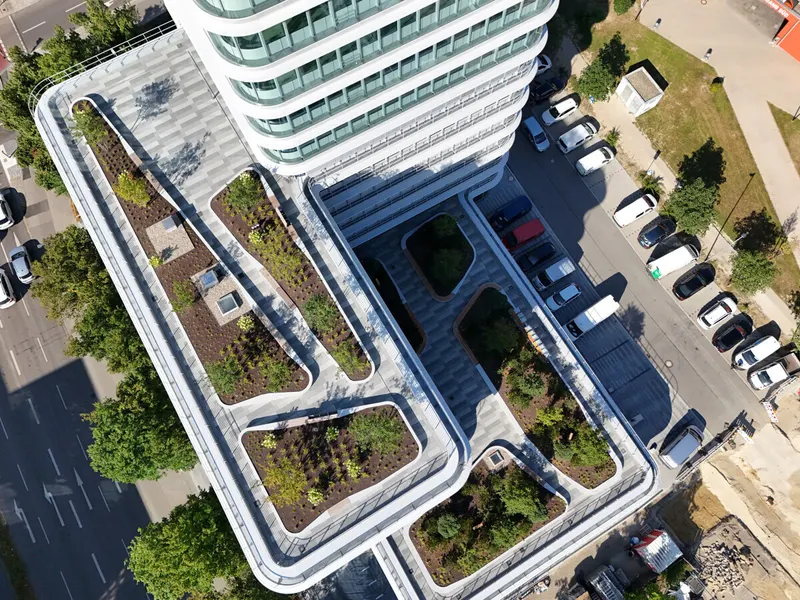 Hoch hinaus - Büroflächen im Donau Tower