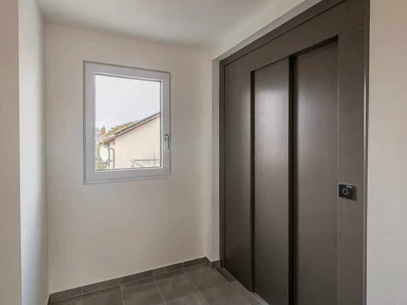 Hochwertige Neubauwohnung mit großer Terrasse im 1. Obergeschoss mit Aufzug!