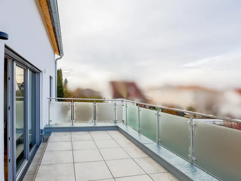 Hochwertige Neubauwohnung mit großer Terrasse im 1. Obergeschoss mit Aufzug!