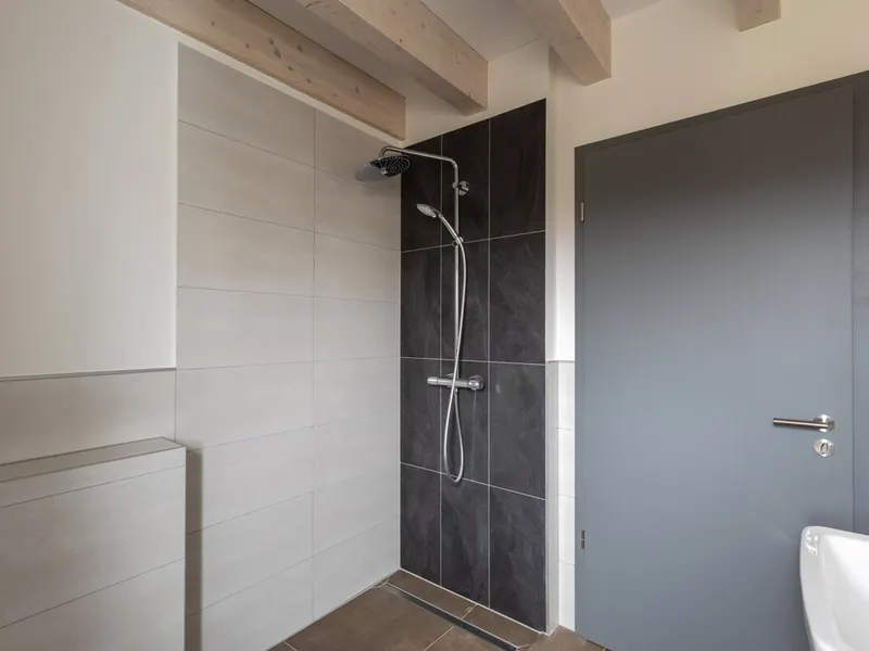 Hochwertige Neubauwohnung mit großer Terrasse im 1. Obergeschoss mit Aufzug!