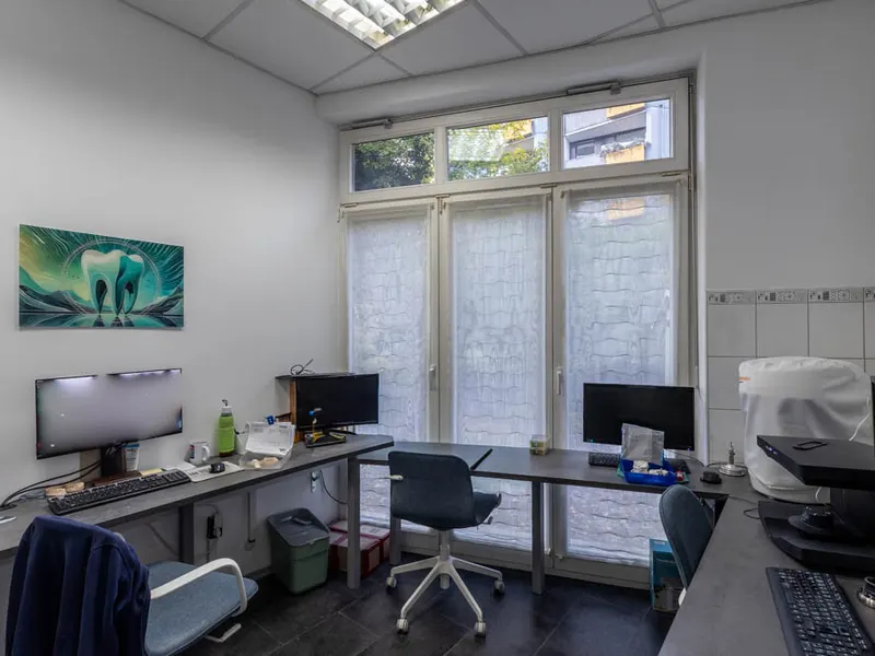 Rarität in der Innenstadt: Erdgeschossfläche mit Garten und Tiefgaragenstellplätzen