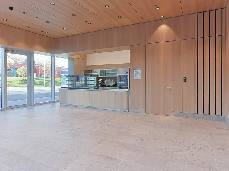 Café / Bistro im Donau Tower