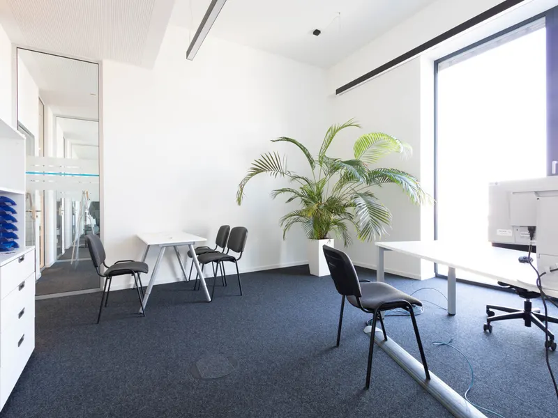 Moderne Bürofläche in Autobahnnähe