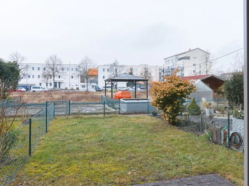 Ruhige 1-Zimmer-Wohnung mit privatem Gartenanteil