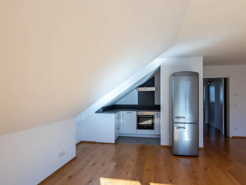 Hochwertige 2-Zimmer-Dachgeschosswohnung in Ingolstadt Nord-Ost