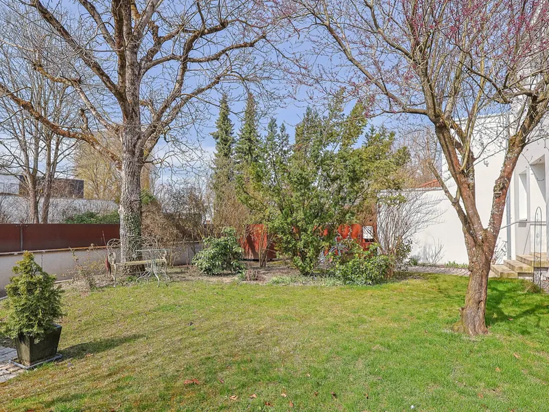 Modernes Einfamilienhaus mit integrierter Büroetage