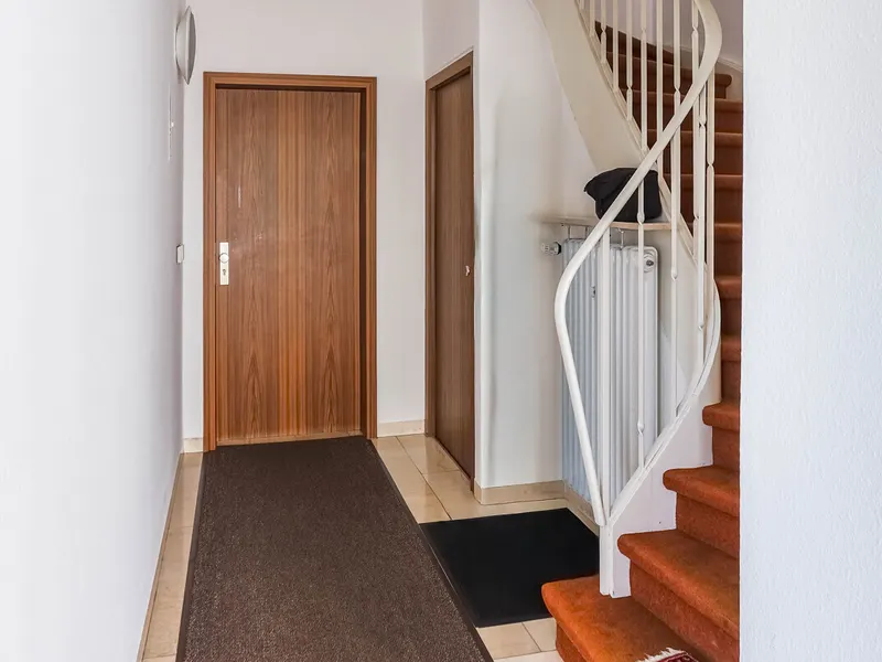 Dreifamilienhaus mit Hinterliegergrundstück in Ingolstadt-Süd