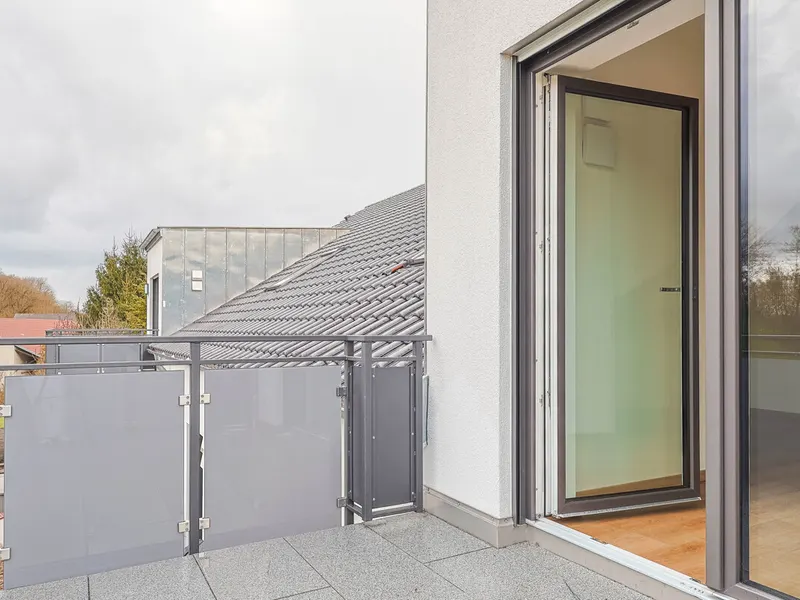 Stilvoller Neubau-Erstbezug mit 3 Zimmern und Balkon