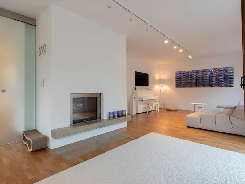 Wunderschönes EFH mit Pool in Bestlage Süd