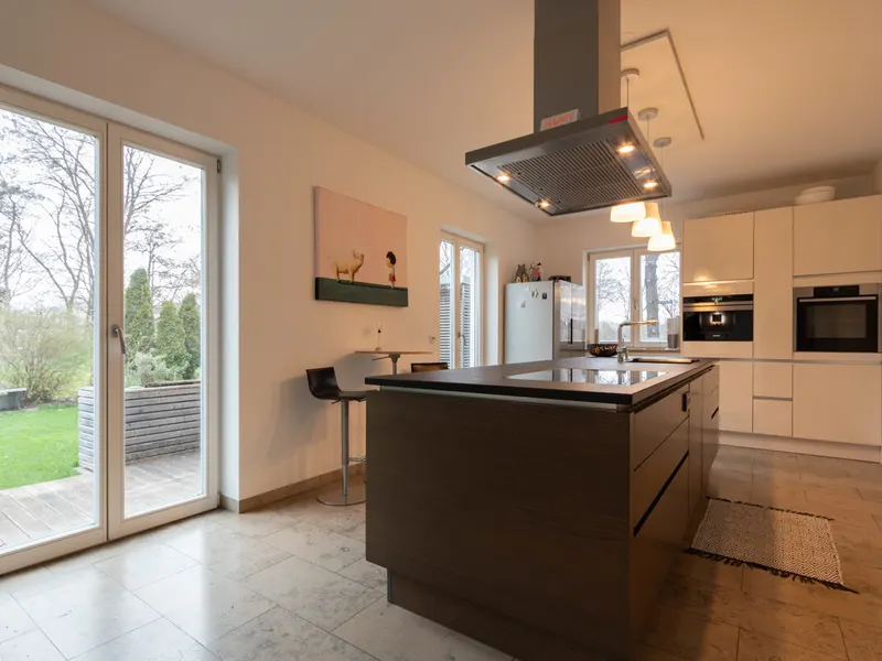 Wunderschönes EFH mit Pool in Bestlage Süd