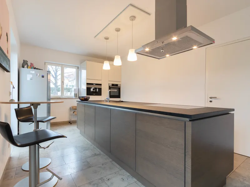 Wunderschönes EFH mit Pool in Bestlage Süd