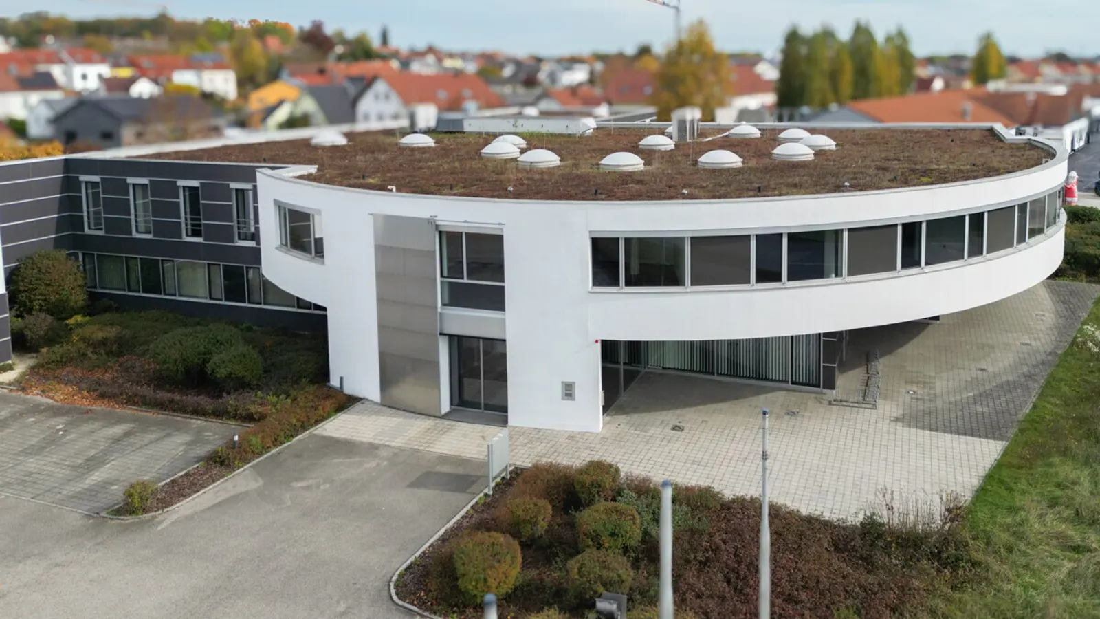 Repräsentatives Geschäftshaus - Bürogebäude mit Werkstatt - Bild 1
