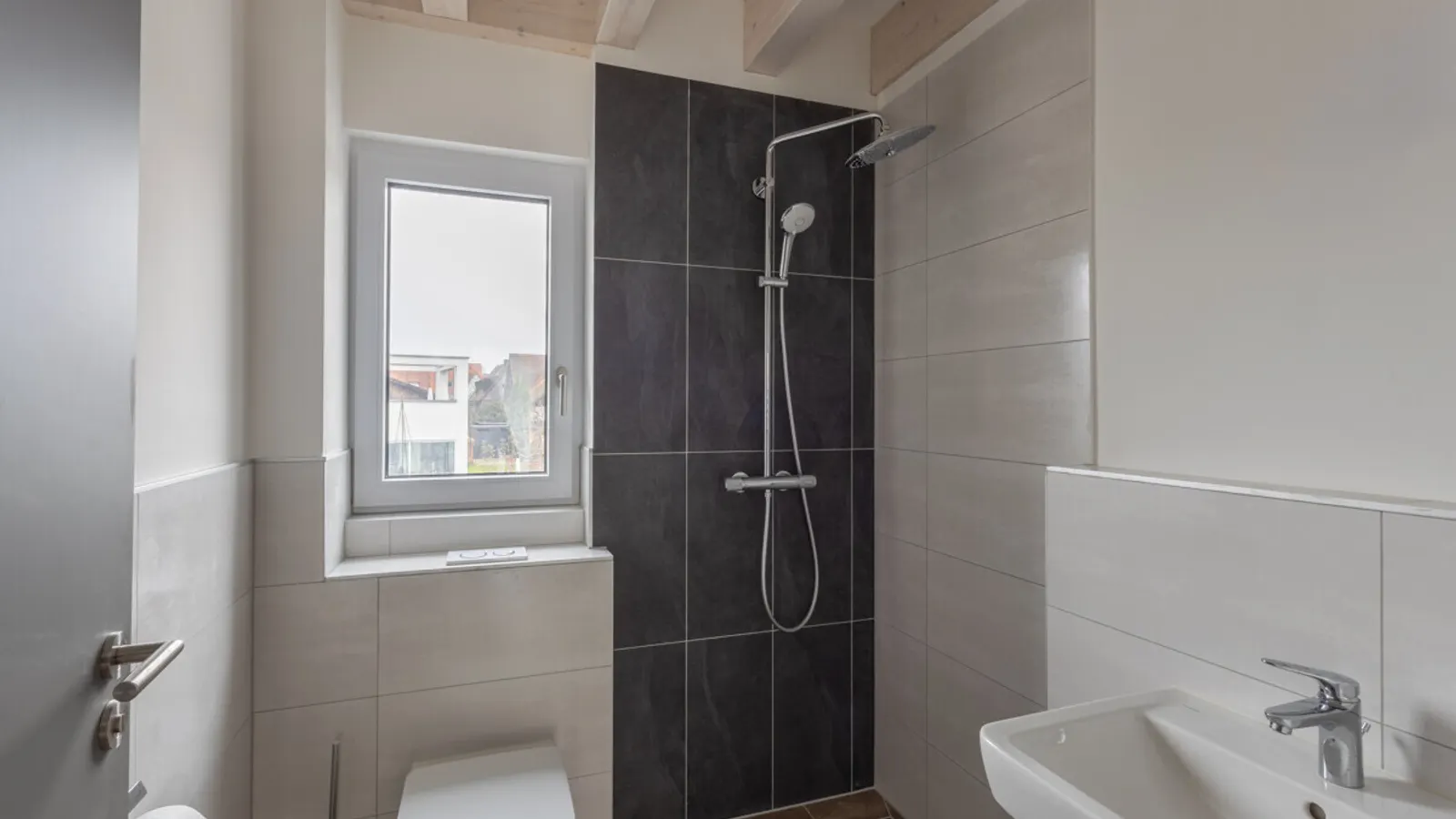 Großzügige Neubauwohnung im Obergeschoss mit großer Terrasse in Gaimersheim! - Bild 8