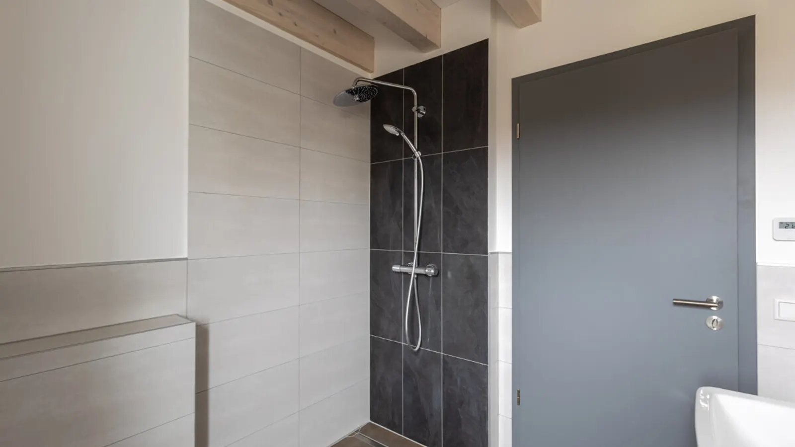 Hochwertige Neubauwohnung mit großer Terrasse im 1. Obergeschoss mit Aufzug! - Bild 7