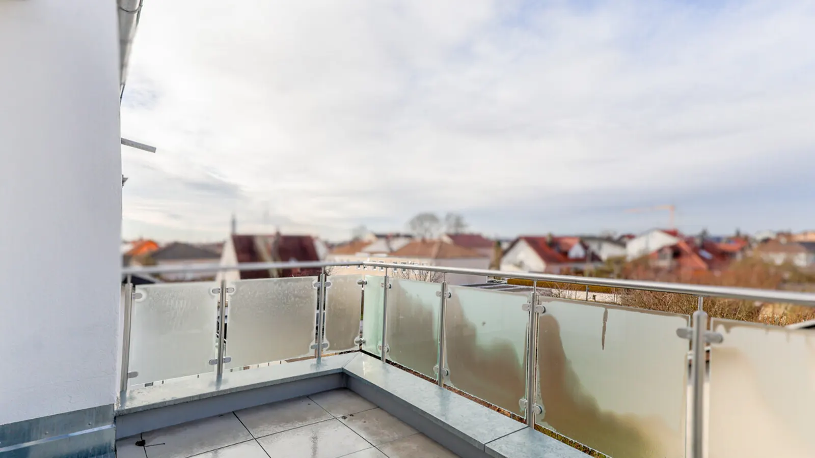 Gemütliche Neubau-Dachgeschosswohnung mit Dachterrasse in ruhiger Lage von Gaimersheim! - Bild 2