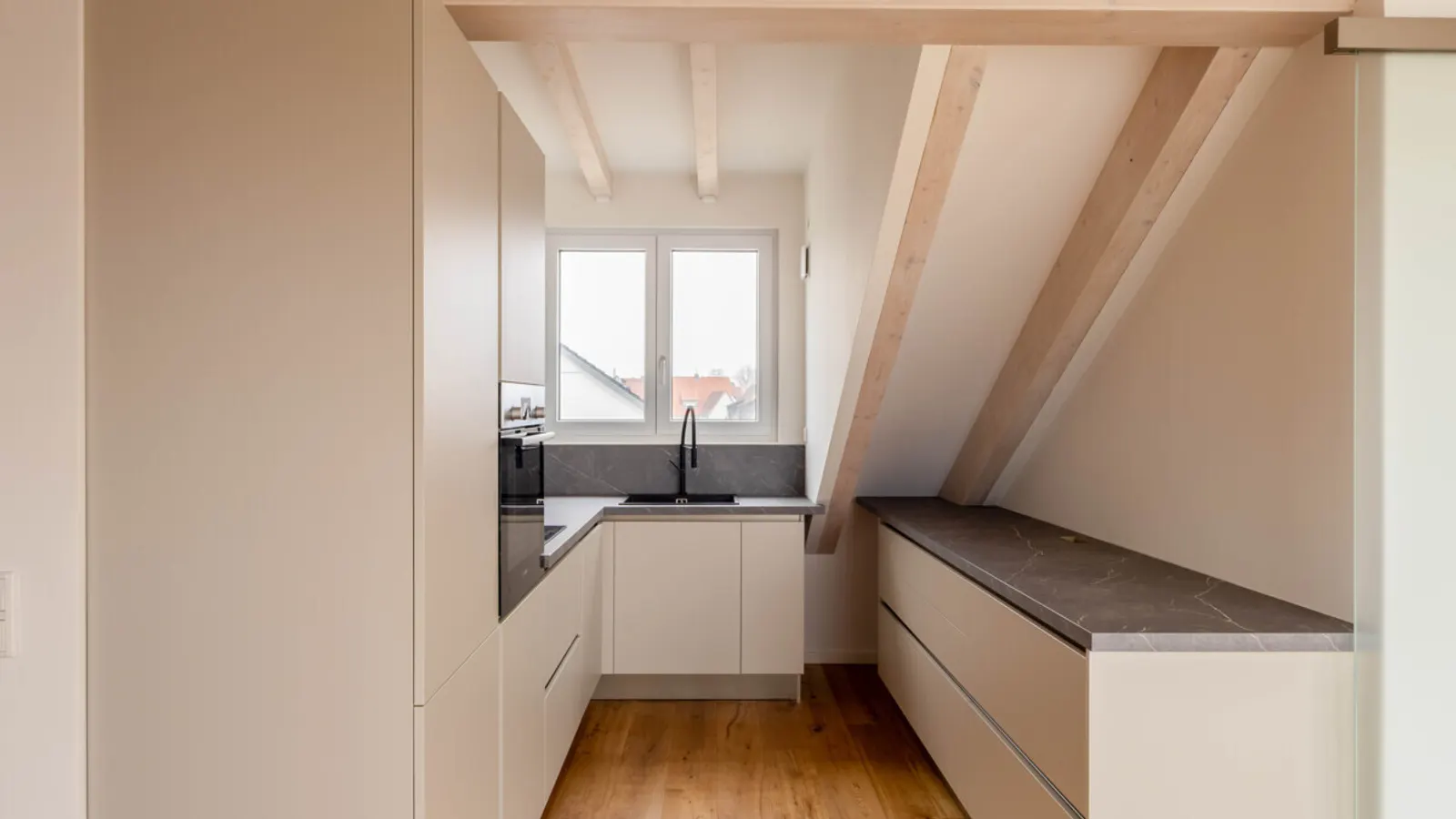 Gemütliche Neubau-Dachgeschosswohnung mit Dachterrasse in ruhiger Lage von Gaimersheim! - Bild 4