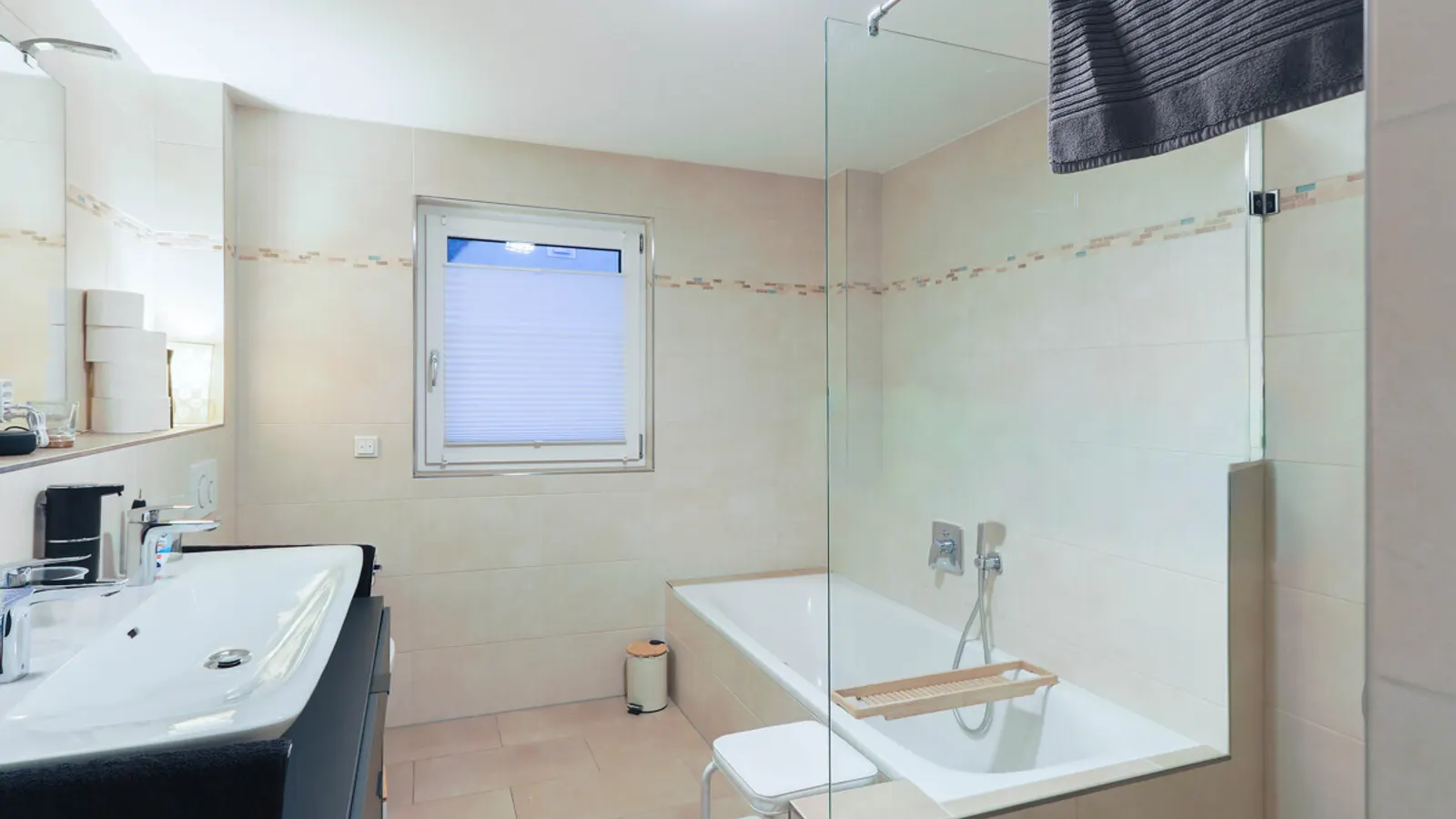 Neuwertige, gut durchdachte DHH - Bild 10