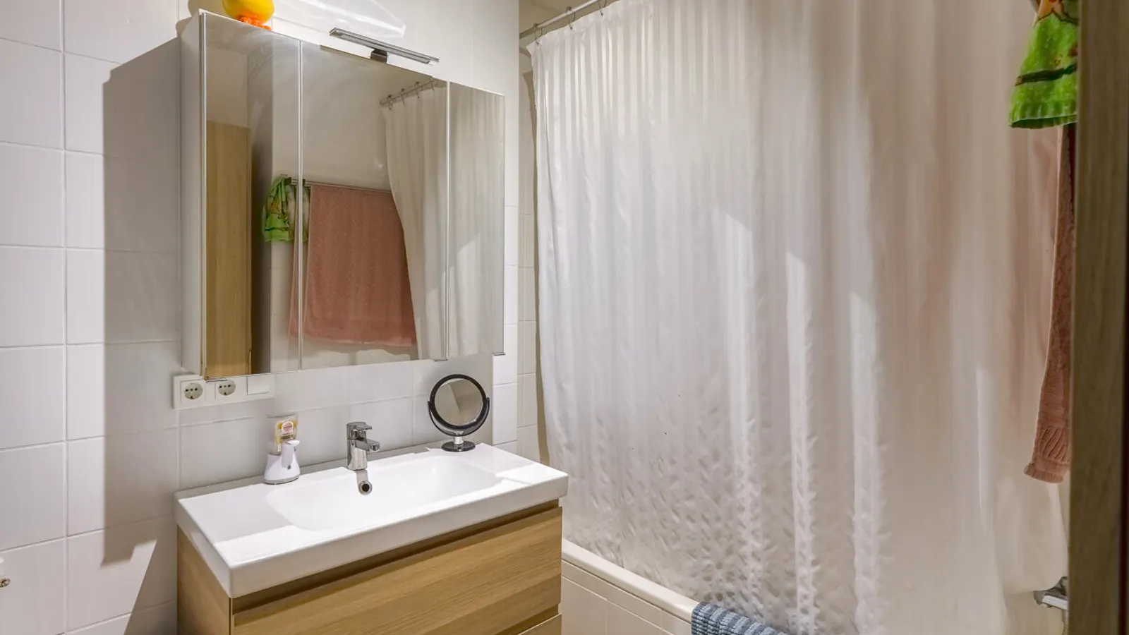 Helle 3-Zimmer-Wohnung mit Südbalkon in Friedrichshofen - Bild 6