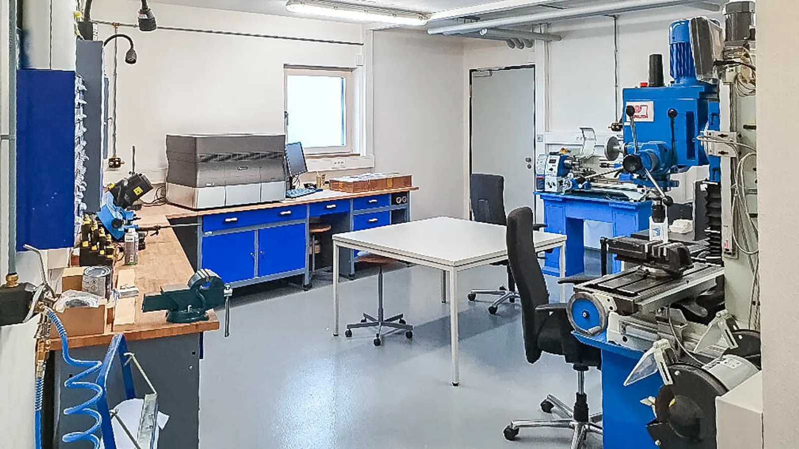 Modernes Bürogebäude mit Werkstatt im Gewerbegebiet Kösching - Bild 13