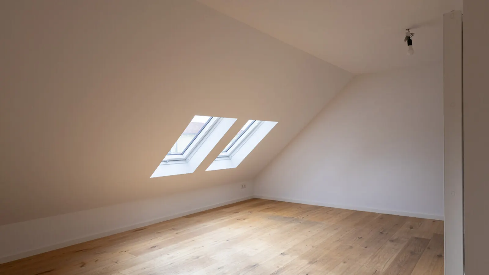 Kernsaniertes Reihenhaus in idealer Lage Ingolstadt Süd - Bild 21