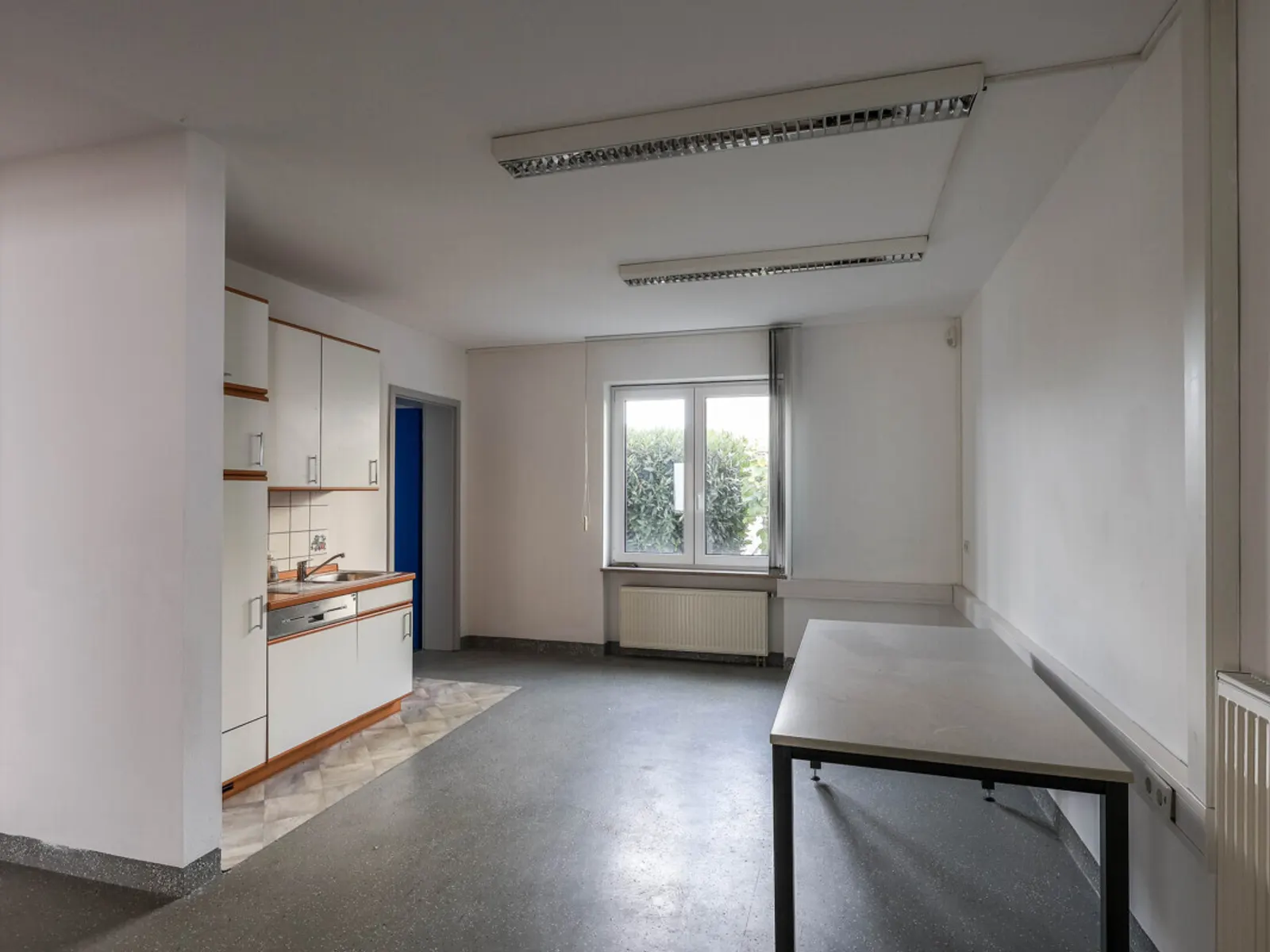 Gepflegtes Geschäftshaus mit Halle in Gaimersheim - Bild 6