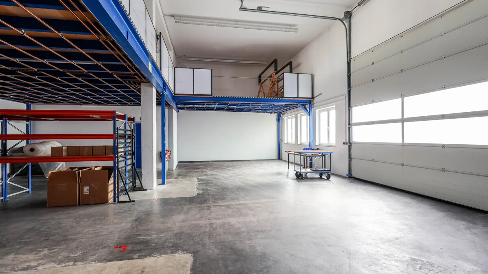 Gepflegtes Geschäftshaus mit Halle in Gaimersheim - Bild 3