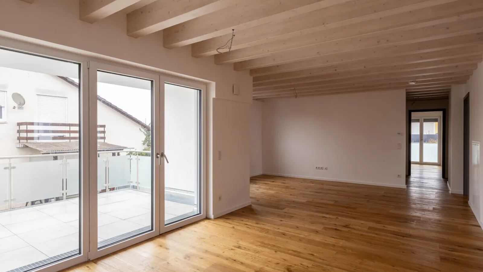 Großzügige Neubauwohnung im Obergeschoss mit großer Terrasse in Gaimersheim! - Bild 1