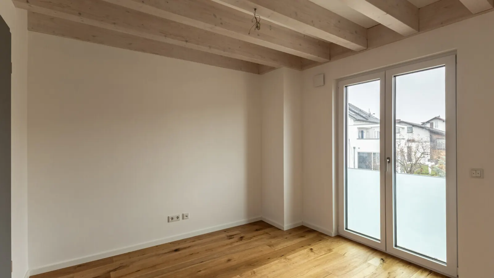 Hochwertige Neubauwohnung mit großer Terrasse im 1. Obergeschoss mit Aufzug! - Bild 3