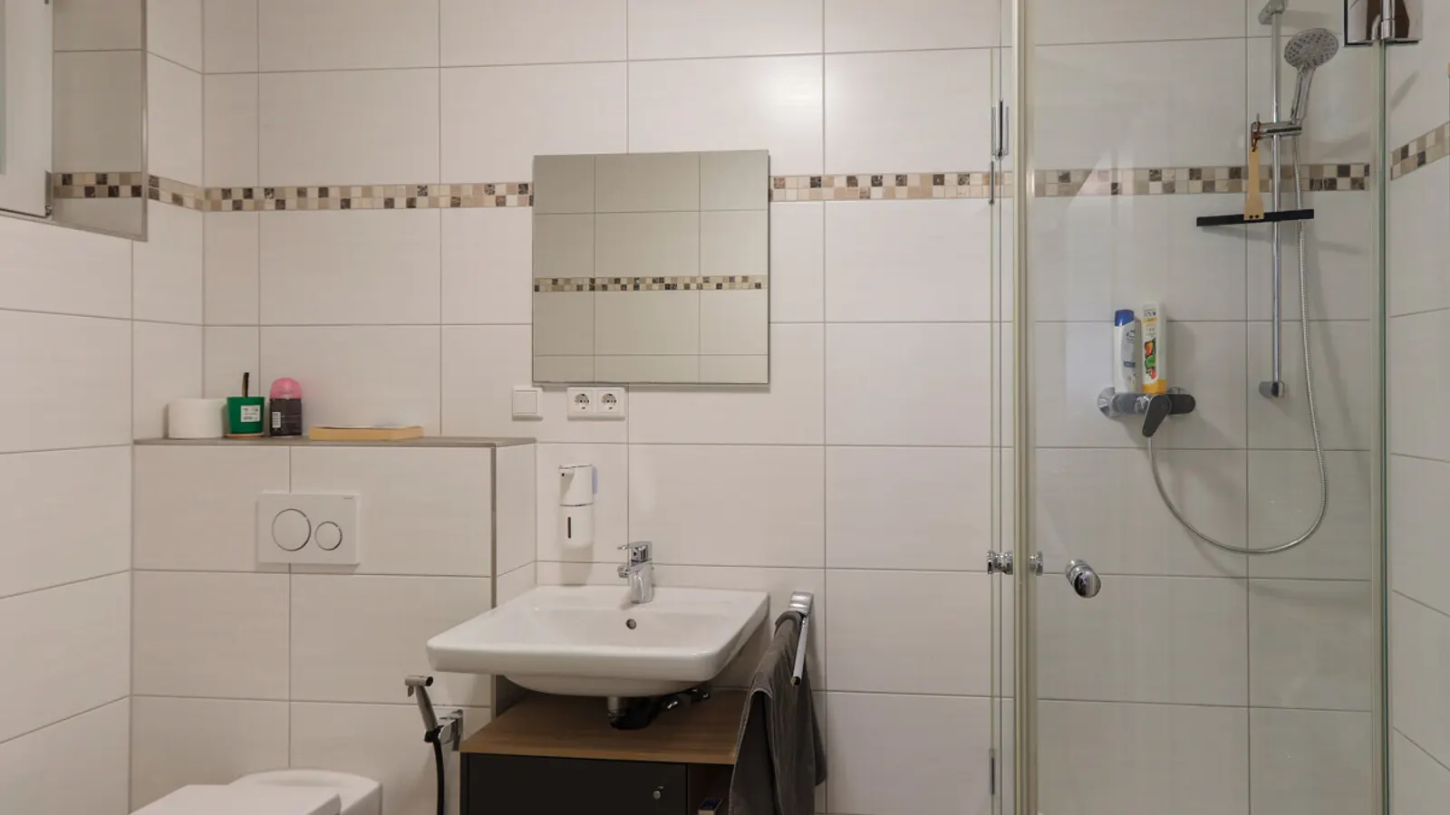 Neuwertige, gut durchdachte DHH - Bild 13