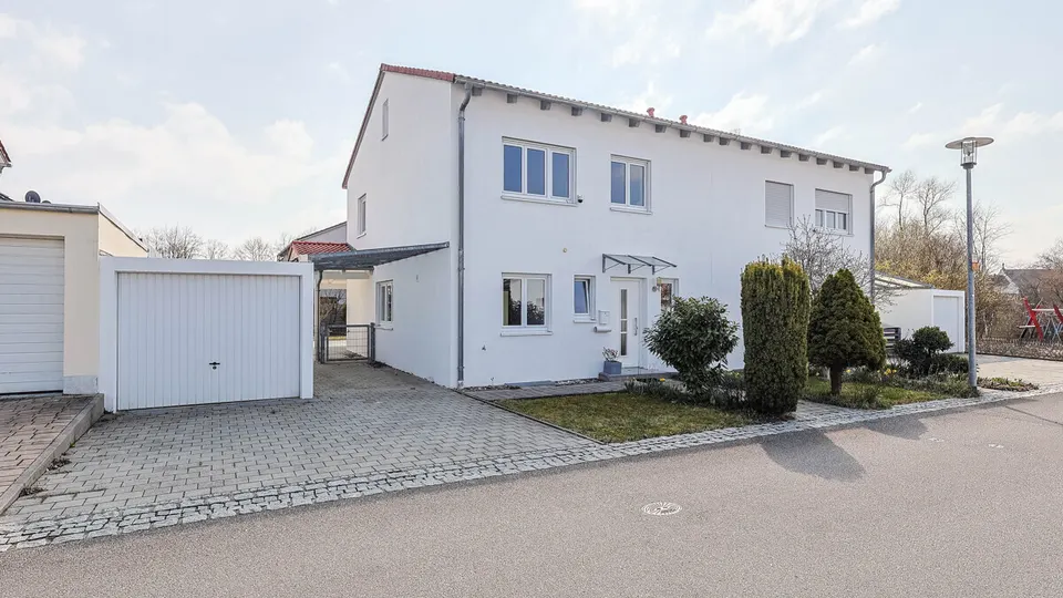 Gepflegte Doppelhaushälfte mit großem Garten in Mailing