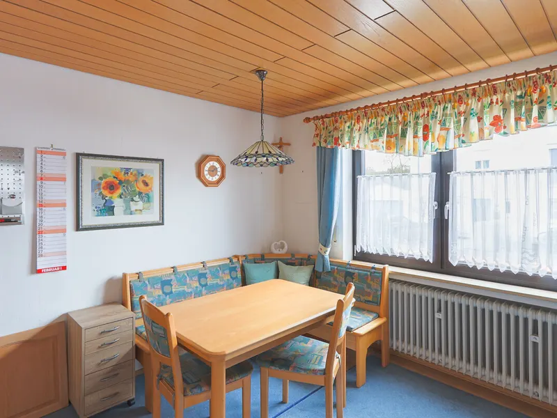 Familienfreundliches Eigenheim mit schönem Garten in ruhiger Lage von Zuchering!