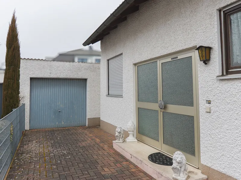 Familienfreundliches Eigenheim mit schönem Garten in ruhiger Lage von Zuchering!