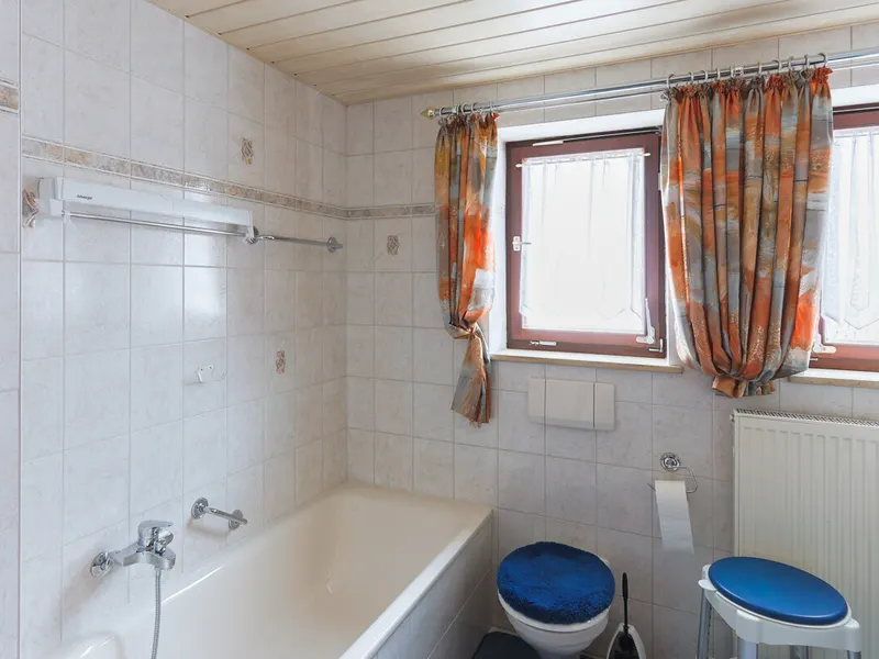 Familienfreundliches Eigenheim mit schönem Garten in ruhiger Lage von Zuchering!