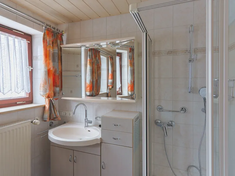 Familienfreundliches Eigenheim mit schönem Garten in ruhiger Lage von Zuchering!