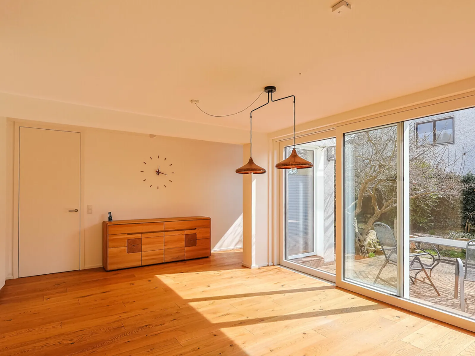 Modernes Einfamilienhaus mit integrierter Büroetage - Bild 3