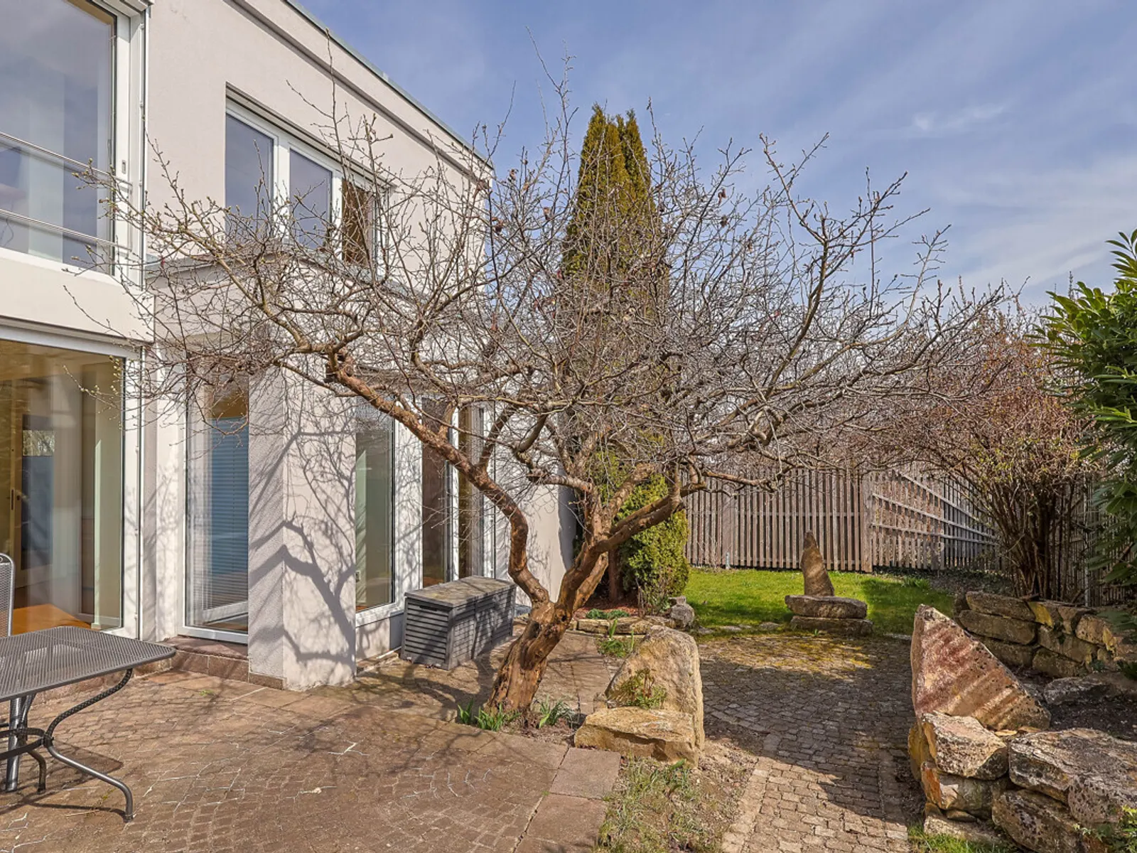 Modernes Einfamilienhaus mit integrierter Büroetage - Bild 17