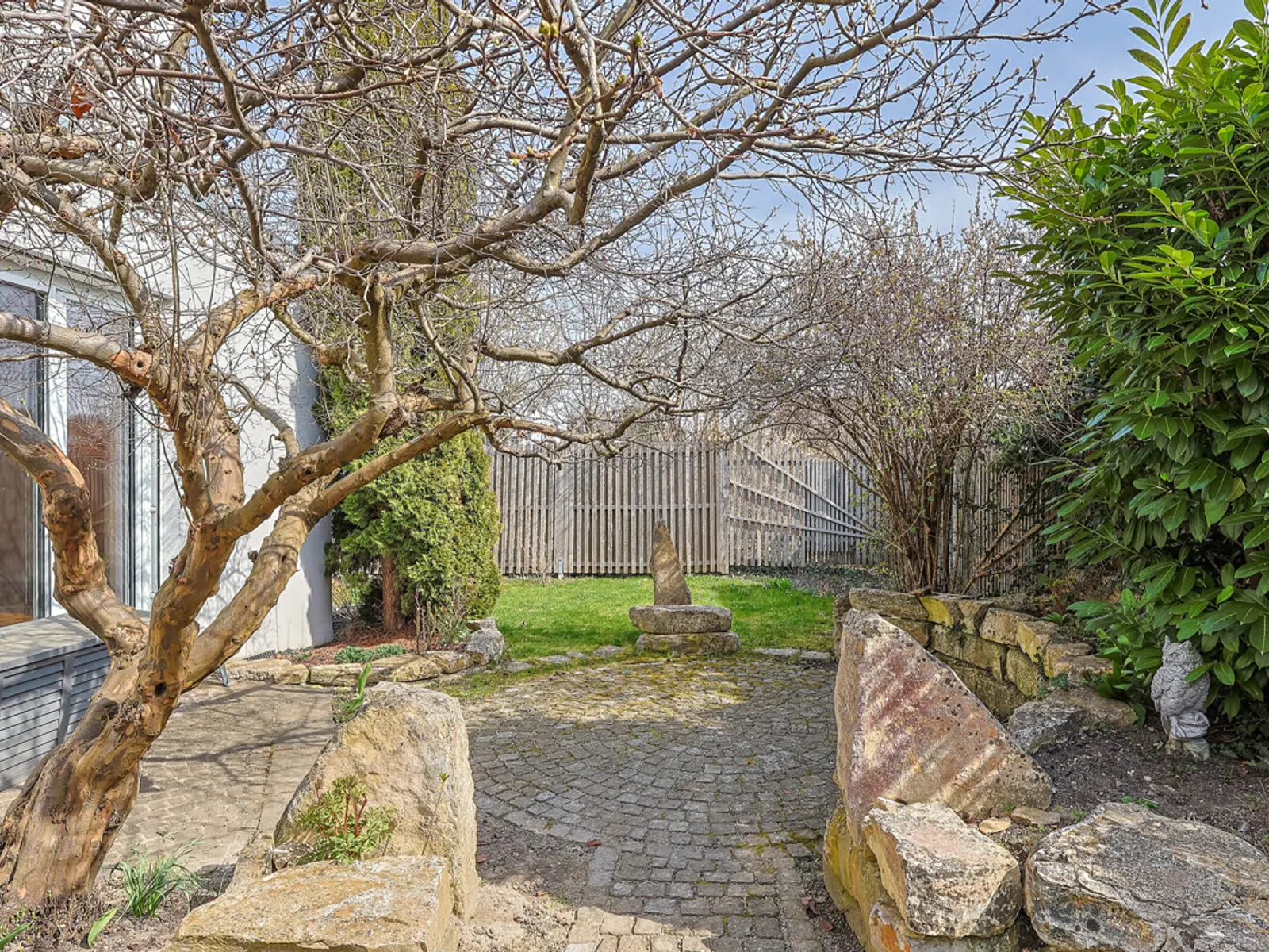 Modernes Einfamilienhaus mit integrierter Büroetage - Bild 13