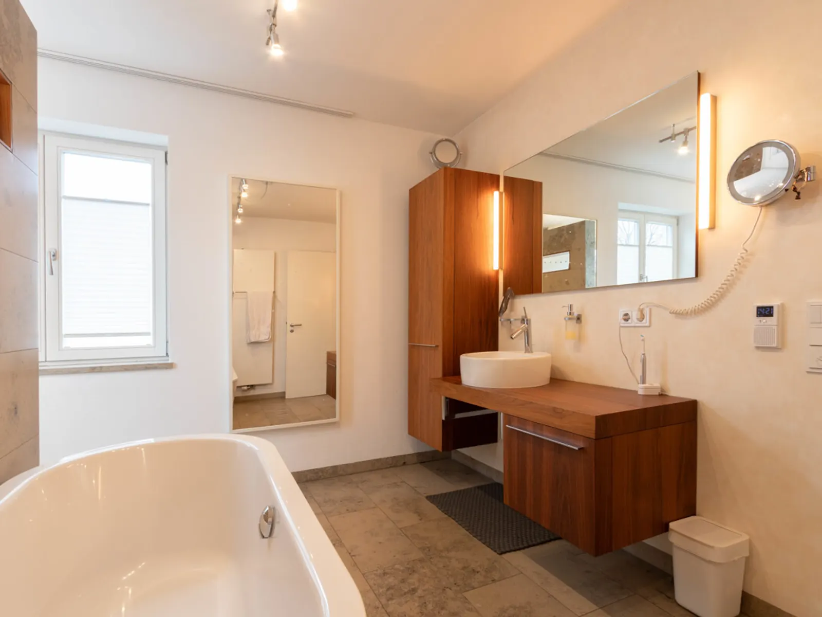 Wunderschönes EFH mit Pool in Bestlage Süd - Bild 19