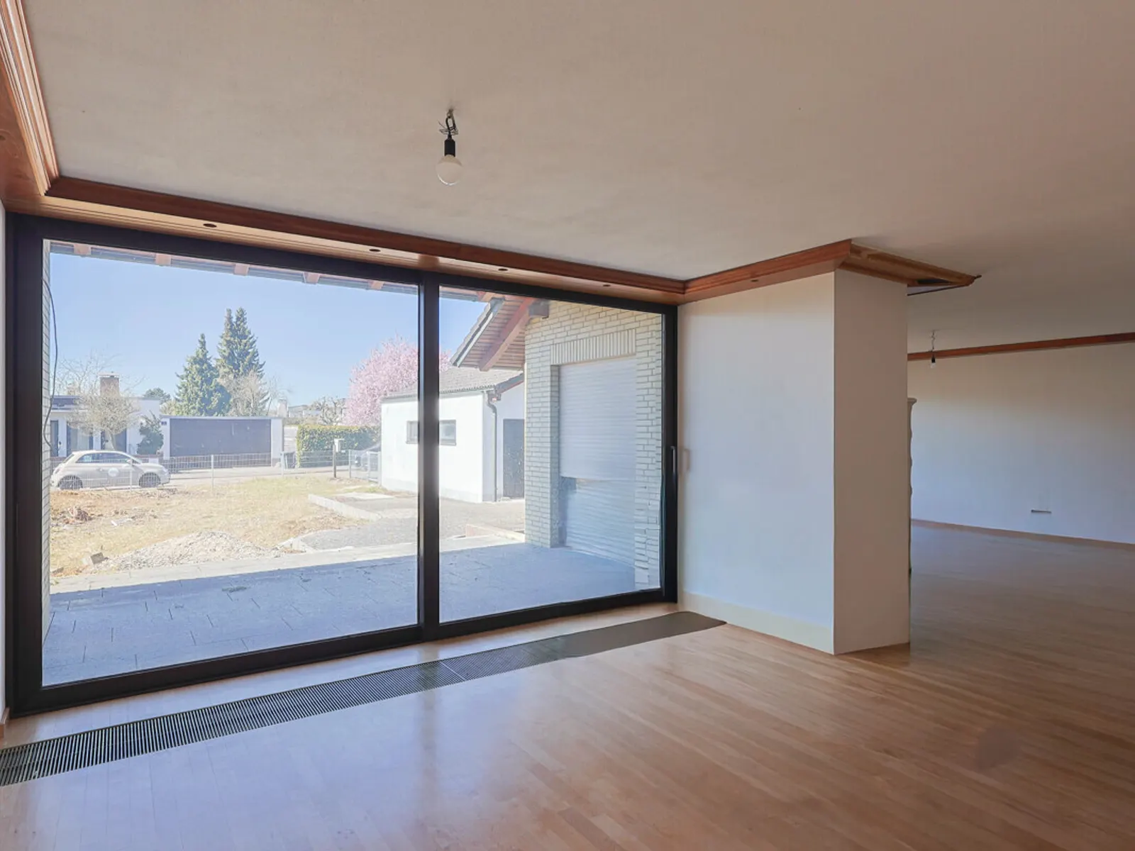 Einfamilienhaus mit großem Grundstück im begehrten Ingolstädter Westen - Bild 2