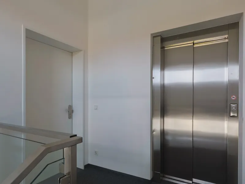 Hochwertige Penthouse-Wohnung mit weitläufiger Dachterrasse in Ingolstadt-Hollerstauden!