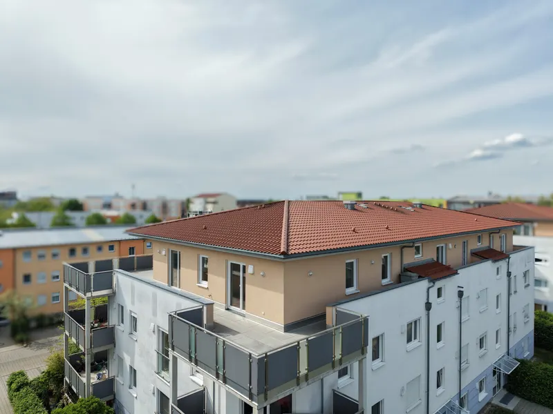 Hochwertige Penthouse-Wohnung mit weitläufiger Dachterrasse in Ingolstadt-Hollerstauden!